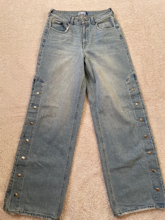 Denim - light-wash jeans high-waisted, wide-leg